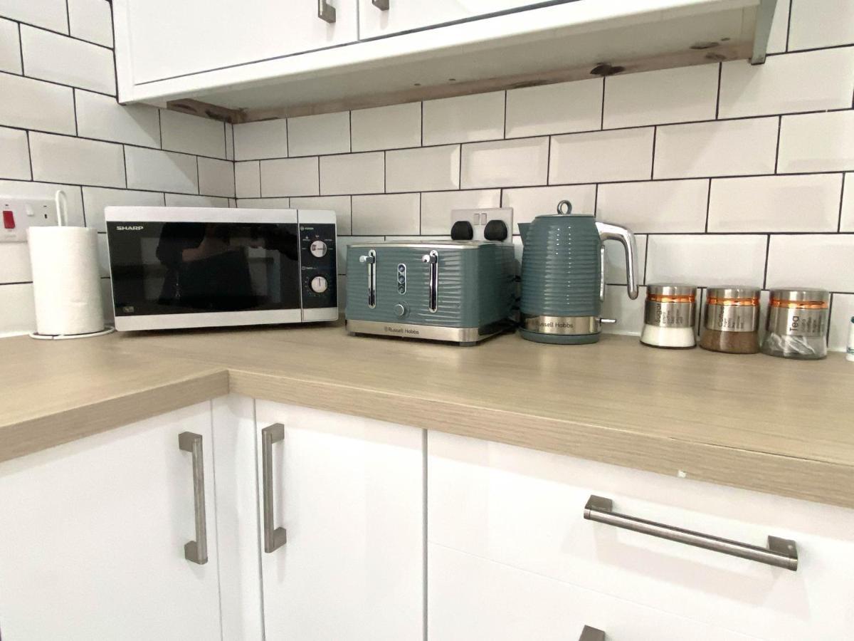 2 Bed Town Centre Nr Theatre Free Park Wi-Fi & Garden Διαμέρισμα Aylesbury  Εξωτερικό φωτογραφία