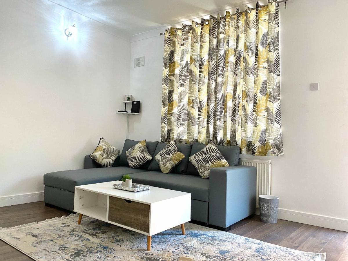 2 Bed Town Centre Nr Theatre Free Park Wi-Fi & Garden Διαμέρισμα Aylesbury  Εξωτερικό φωτογραφία