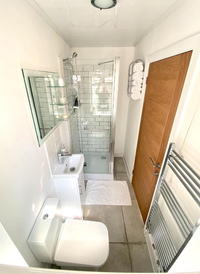 2 Bed Town Centre Nr Theatre Free Park Wi-Fi & Garden Διαμέρισμα Aylesbury  Εξωτερικό φωτογραφία