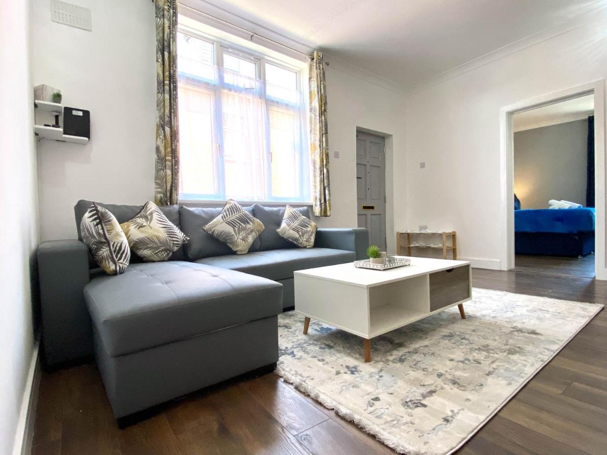 2 Bed Town Centre Nr Theatre Free Park Wi-Fi & Garden Διαμέρισμα Aylesbury  Εξωτερικό φωτογραφία